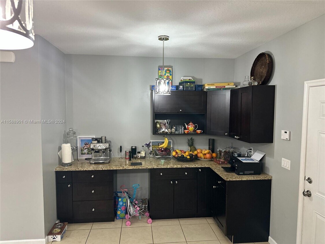 2947 St Thomas Dr, Hollywood, FL 33024 - Townhome Rentals in Hollywood FL |  Apartments.com