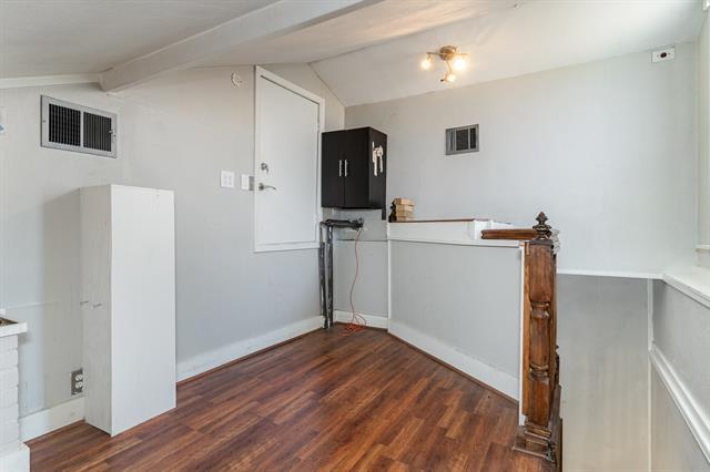 Building Photo - 5323 Maple Springs Blvd