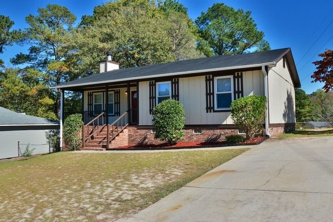 Building Photo - 924 Flora Dr