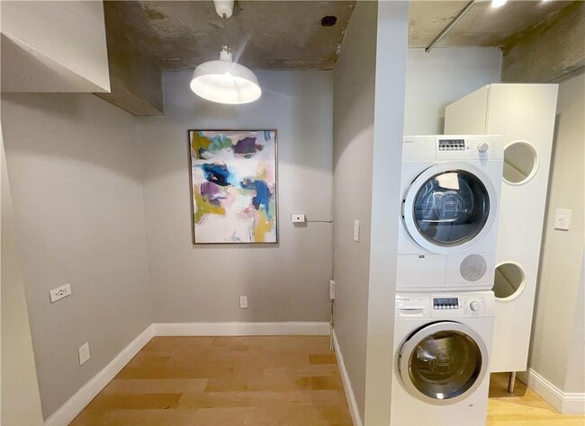 Foto del edificio - Modern Living in a Prime Location