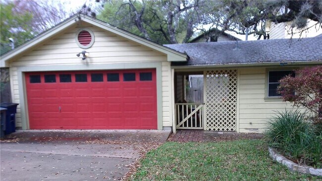 Building Photo - 311 Le Grande Ave