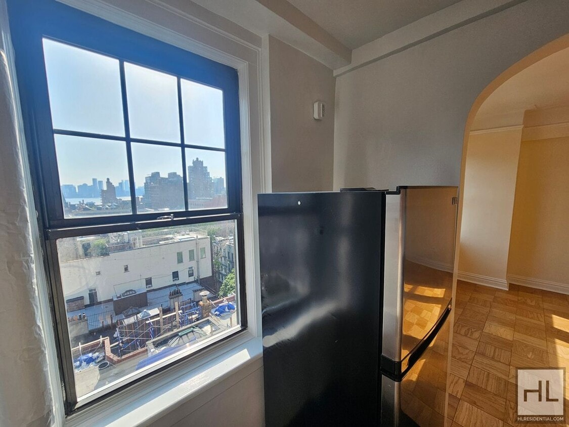 Primary Photo - Studio with Hudson River Views | 12th Floo...