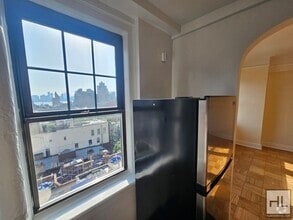 Building Photo - Studio with Hudson River Views | 12th Floo...