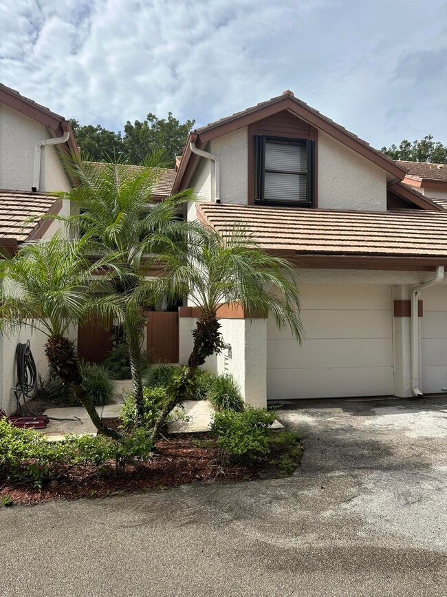 Building Photo - 12725 Shoreline Dr