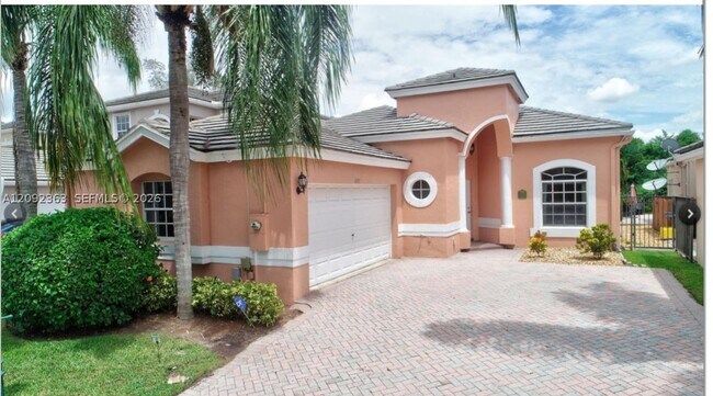 Foto del edificio - 8291 Hampton Wood Dr