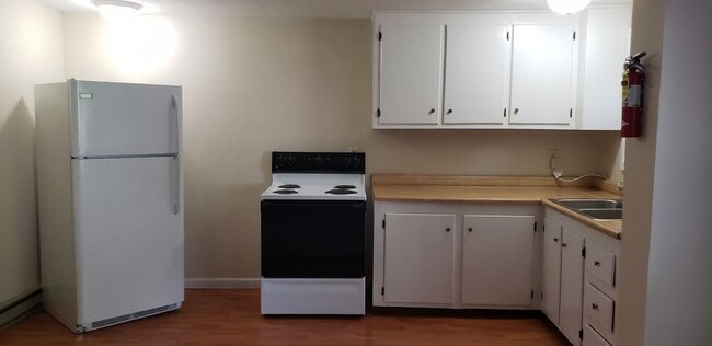 Building Photo - 329MYRTLESTR