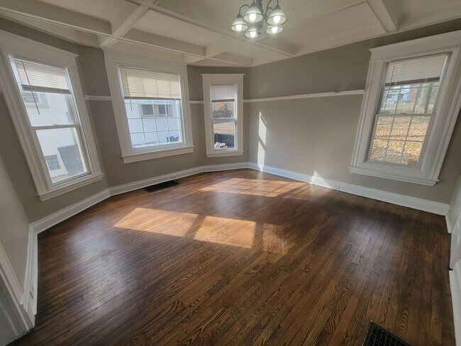 Foto del edificio - 3515 Evanston Ave 2BR/1.5BA (Cincinnati)