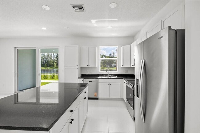 Building Photo - 4520 Longwood Lk Sq