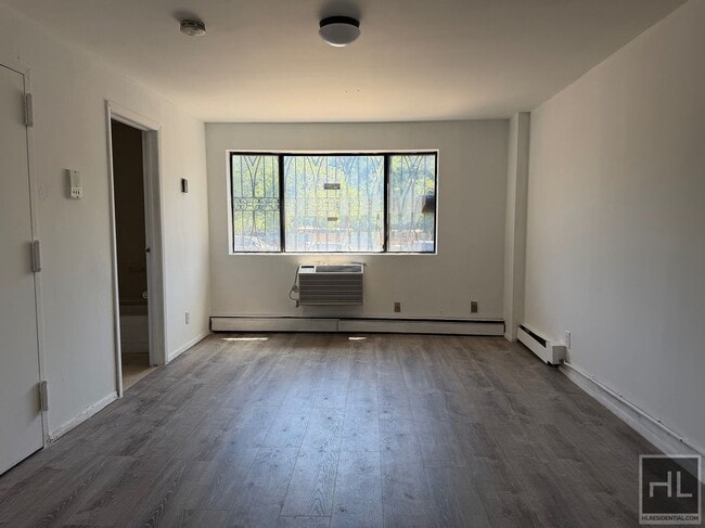 Building Photo - 111 STREET