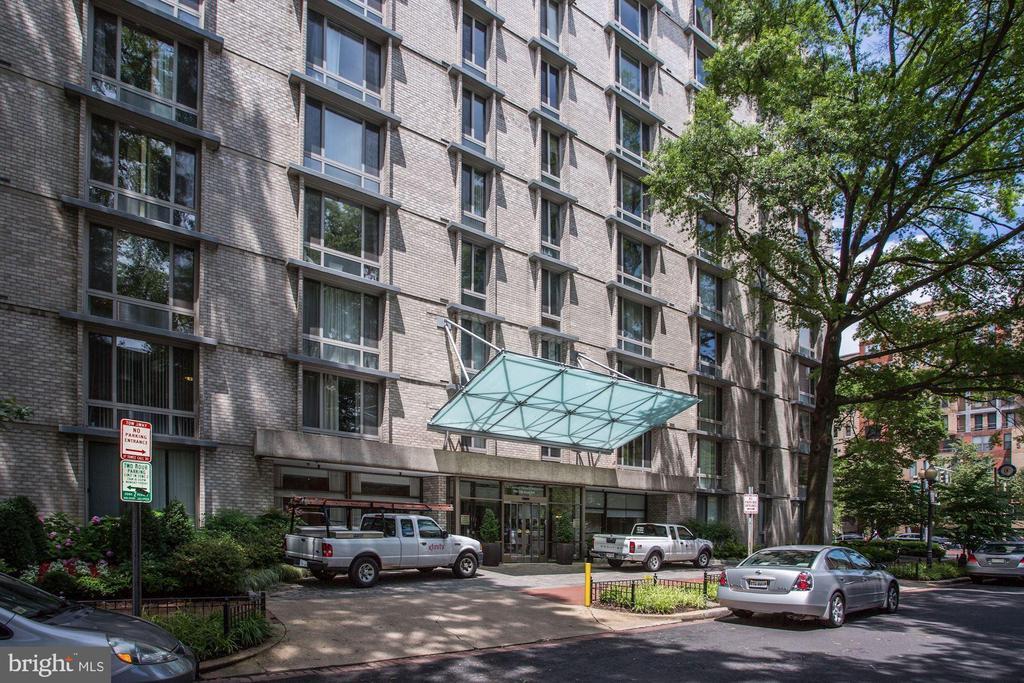 Foto principal - 950 25th St NW