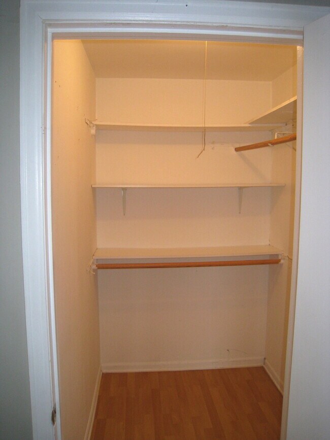 Building Photo - 5200 Carriage Way Dr