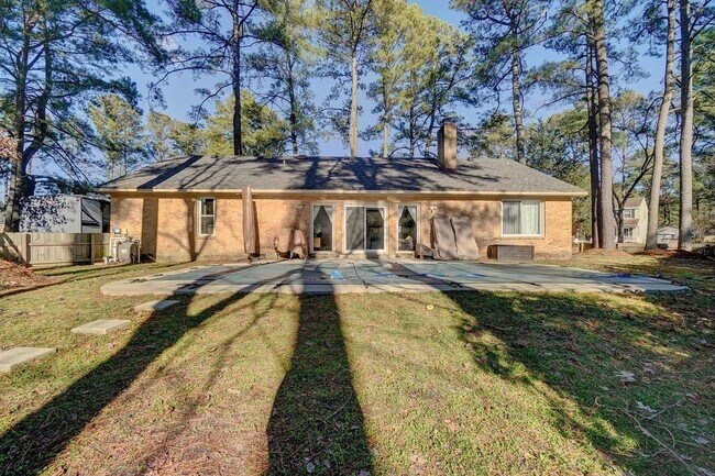 Foto del edificio - 3 bedroom 2 bath home Chesapeake home with a pool