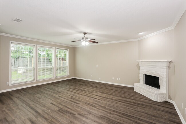 Foto del edificio - 1813 Manor Ridge Way