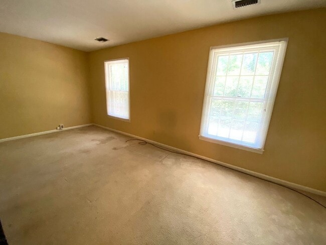 Building Photo - 106 Strode Cir