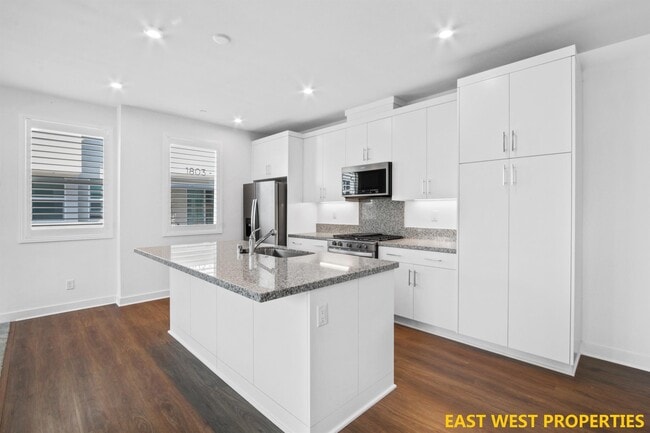 Photo - 1719 W Bushell St Townhome