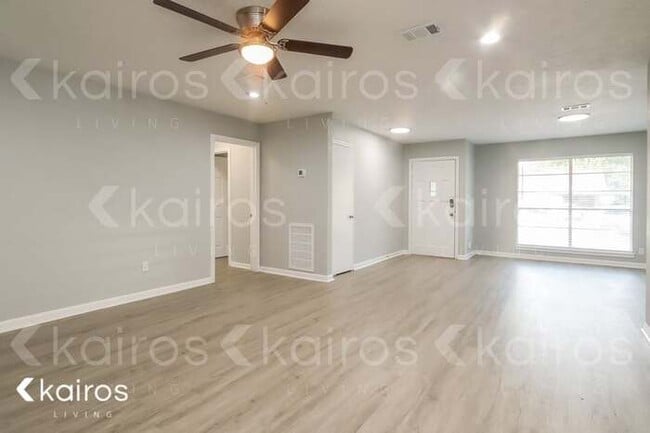Foto del edificio - 7214 Cardinal Cir