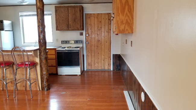 Building Photo - 18 3rd St