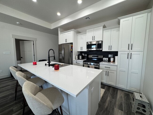 Building Photo - Beautiful Furnished New Build For Rent In Elko!
