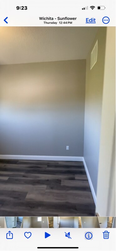 Foto del edificio - 3000 W Kellogg Dr