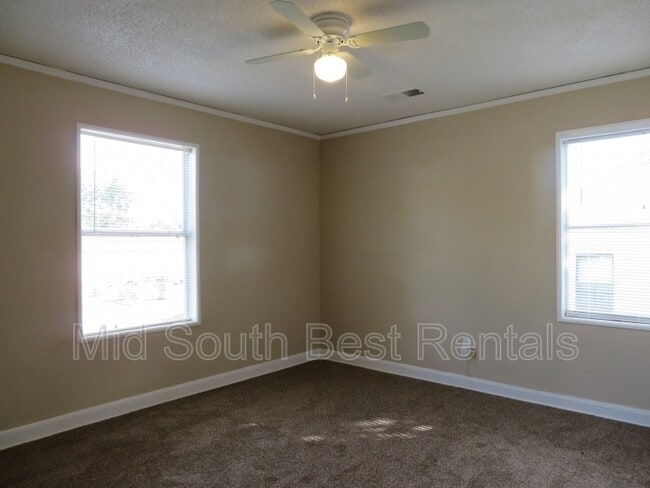 Building Photo - 479 Rosewood Ave