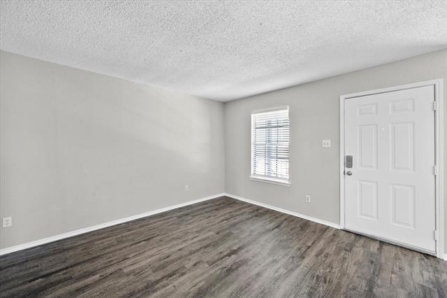 Foto del edificio - 606 Kings Way Dr
