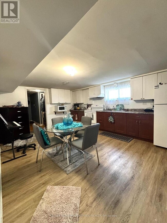 Building Photo - 7841 Martin Grove Rd