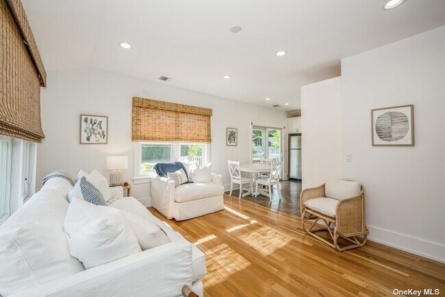 Foto del edificio - 7 Woodridge Rd