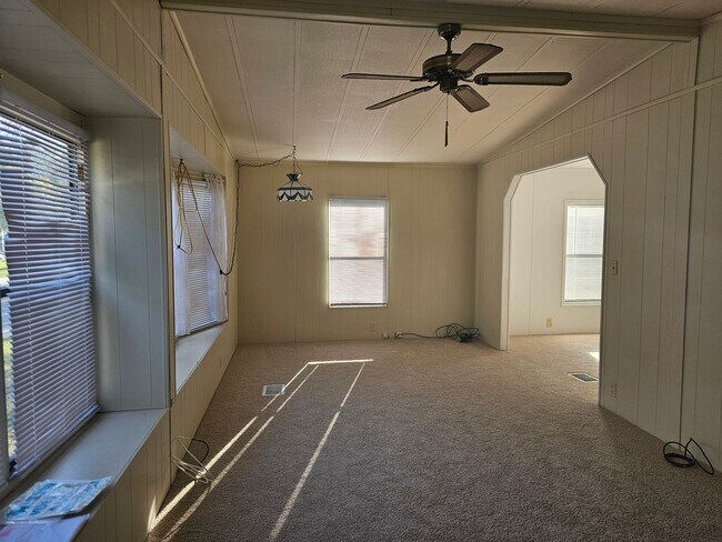 Foto del edificio - NICE & LARGE!  2 BEDROOM / 2 BATH MANUFACTURED HOME (55 + COMMUNITY - EAST ORLANDO)