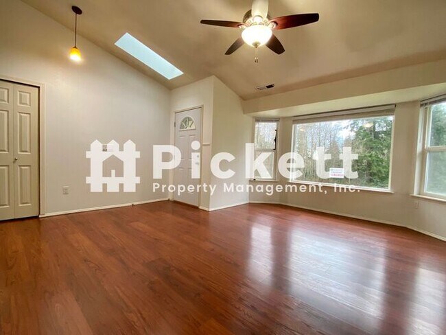 Building Photo - Cozy 3 Bed Duplex in Port Orchard
