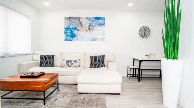 Foto del edificio - 7815 NW 5th Ct