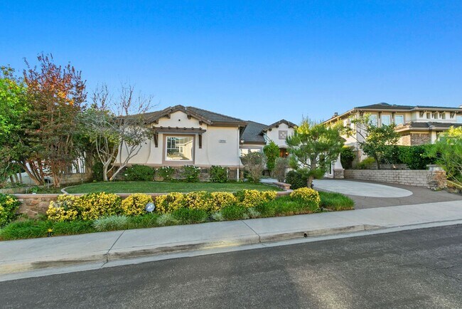 Foto del edificio - Spectacular Canyon-View Single-Level Home in Gated Hillcrest Estates!