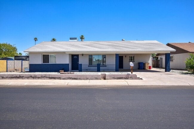 Photo - 6819 N 64th Ave House