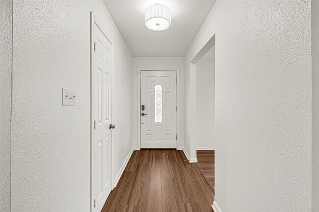 Foto del edificio - 2515 Baycrest Dr