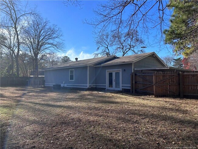 Foto del edificio - 4805 Old Field Rd