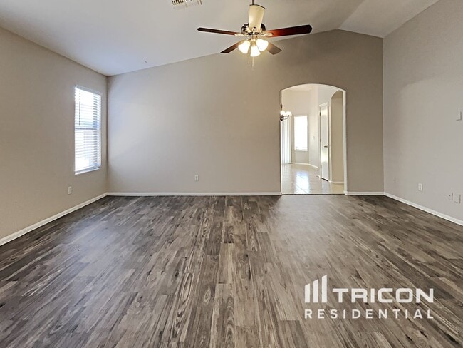 Building Photo - 40175 N Costa Del Sol Dr