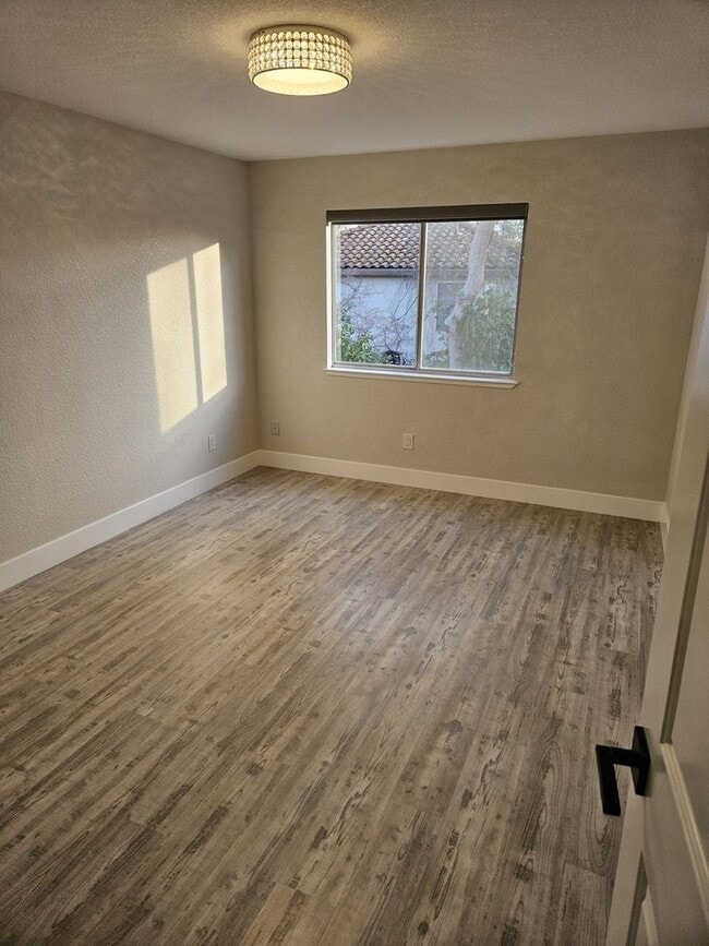 Foto del edificio - Remodeled Modern Home for Rent in Rocklin