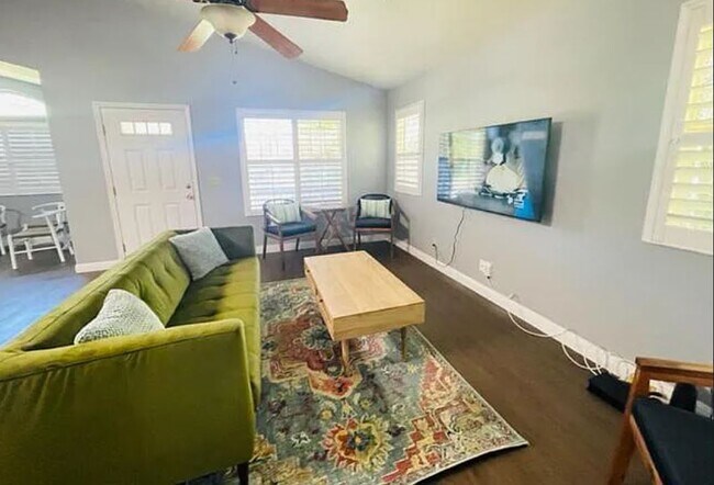 Building Photo - 81 Waiapo St