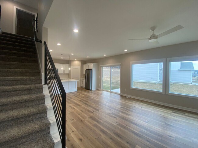 Building Photo - Newly Built Home for Rent in West Des Moines!