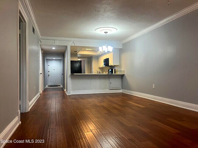 Foto del edificio - 1675 S Fiske Blvd