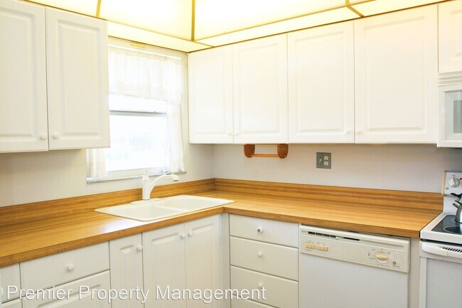 Building Photo - 2 br, 2 bath House - 9 High Point Circle N...