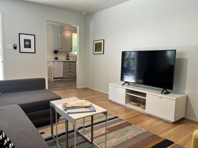 Photo - 3210 B St House