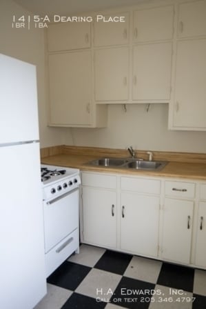 Building Photo - 1415 Dearing Pl