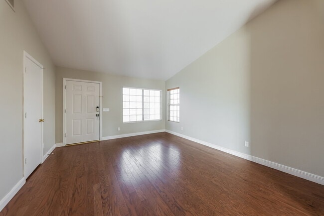 Building Photo - 7205 W Los Gatos Dr