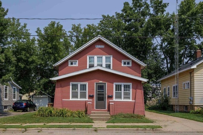 Building Photo - 1224 Portage St