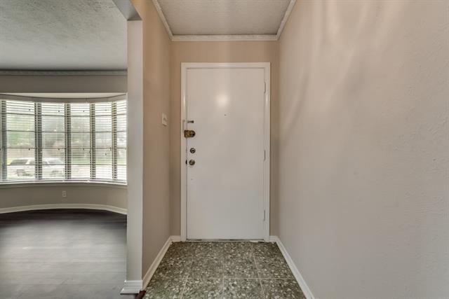 Building Photo - 2240 Babalos Ln