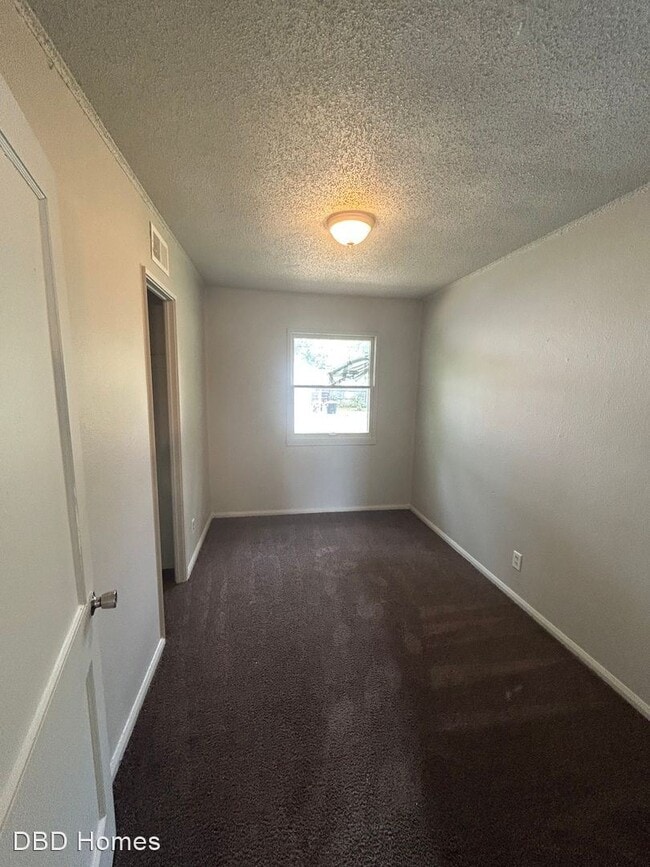 Building Photo - 3 br, 1 bath House - 4327 Bowser Ave