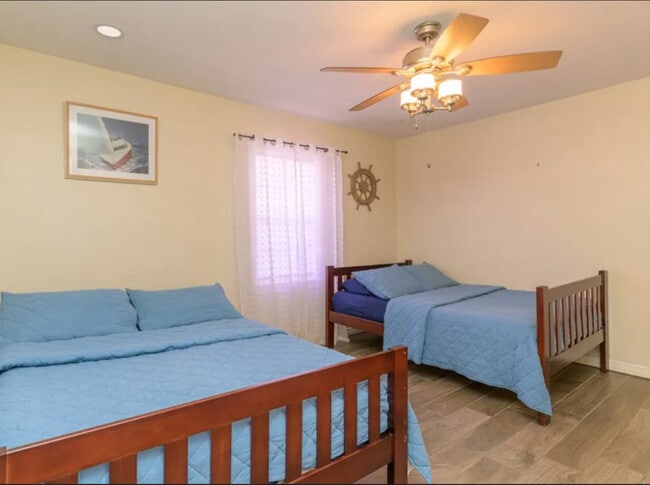 Building Photo - 102 W Corral St