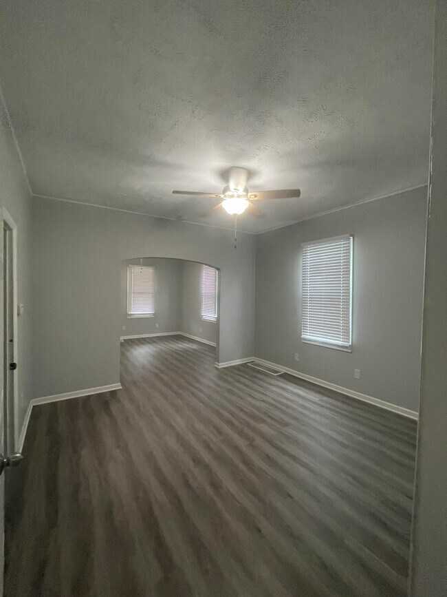 Dining room - 903 Avenue A