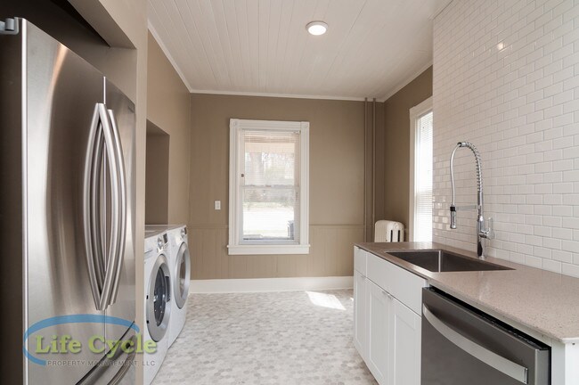 Building Photo - 49 Prospect Ave SE