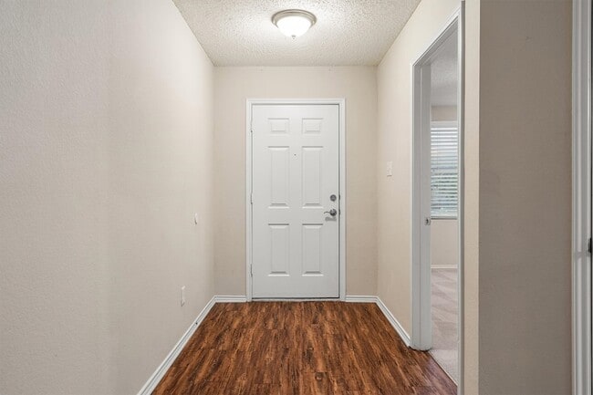 Foto del edificio - 3516 Clydesdale Dr